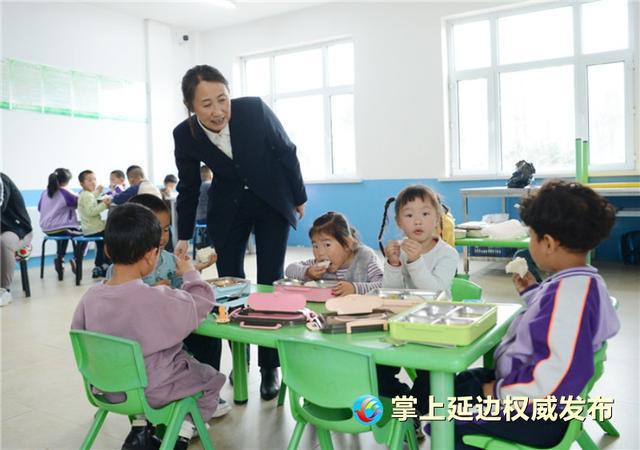 天博·综合体育全国模范教师郭桂霞——38年扎根山村抚育“幼苗”(图2)