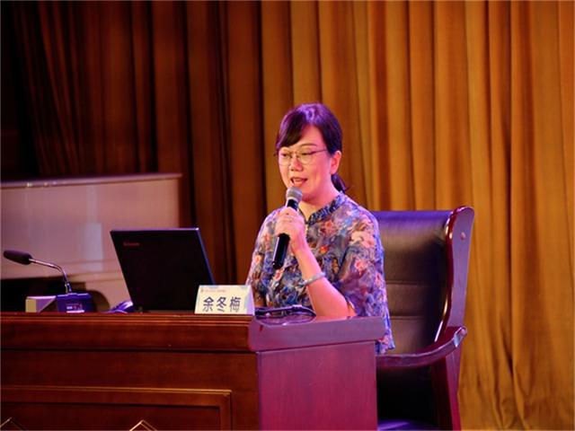 天博·综合体育童趣初绽 温馨携手育幼苗(图7)