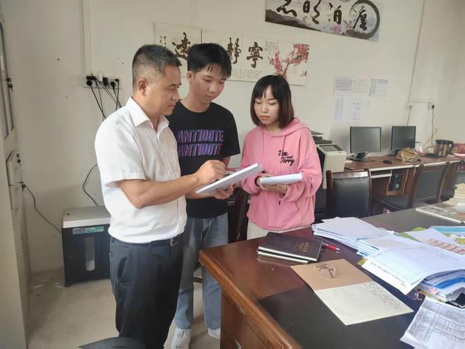 天博·综合体育杨寿东：过了这村还有这“店” 致敬国门教师(图5)