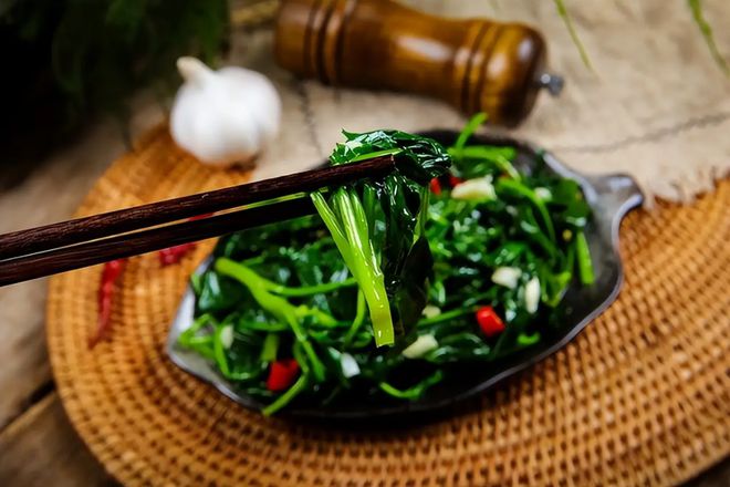 天博·综合体育如何十月种好秋菠菜？技巧全在这快来看看(图1)