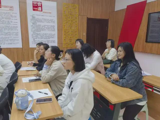 天博·综合体育守护幼苗成长新篇章：伊金霍洛旗第五幼儿园校家社协同共育行动(图7)