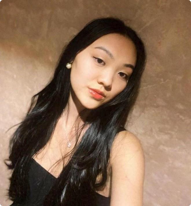 天博·综合体育被李连杰女儿造型惊艳24岁巴掌脸天鹅颈皮肤黝黑长腿抢镜(图10)